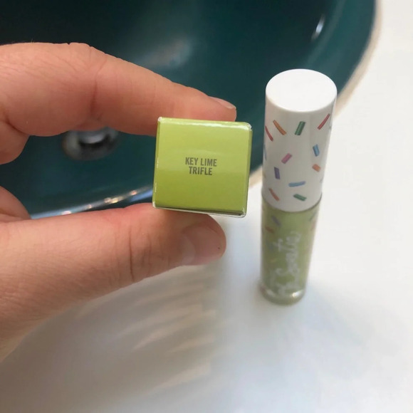 NIB MAC OH SWEETIE LIP COLOUR - Picture 5 of 6